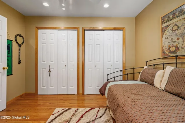 $699,900 | 9 Spruce Run, East Greenbush, NY 12061