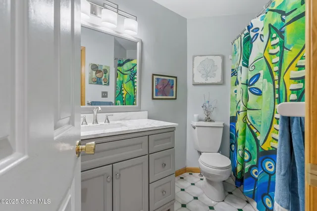 $699,900 | 9 Spruce Run, East Greenbush, NY 12061