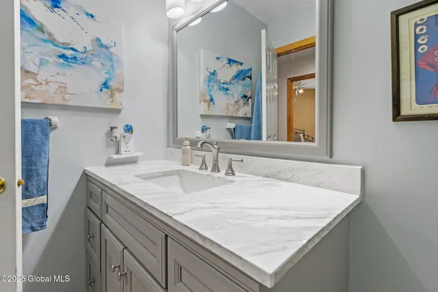 $699,900 | 9 Spruce Run, East Greenbush, NY 12061