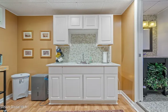 $699,900 | 9 Spruce Run, East Greenbush, NY 12061