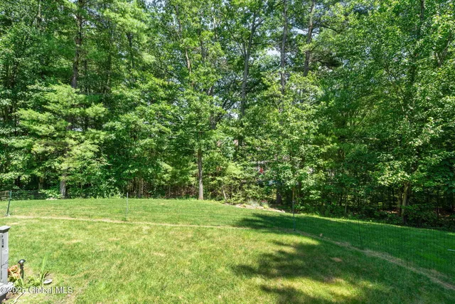 $699,900 | 9 Spruce Run, East Greenbush, NY 12061