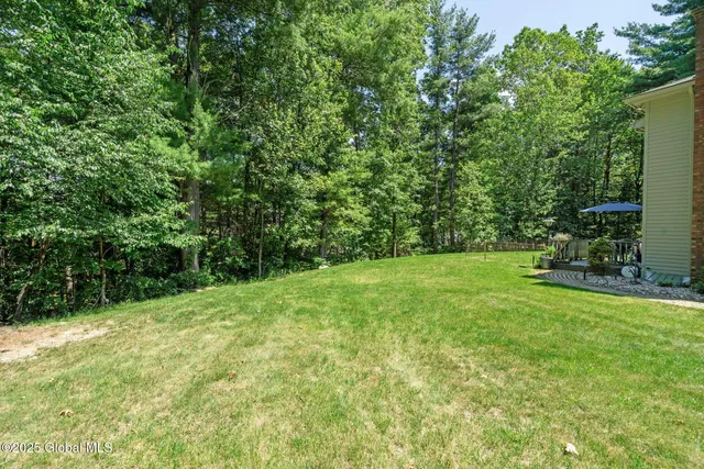$699,900 | 9 Spruce Run, East Greenbush, NY 12061