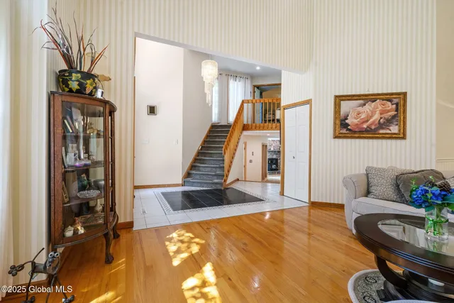 $699,900 | 9 Spruce Run, East Greenbush, NY 12061