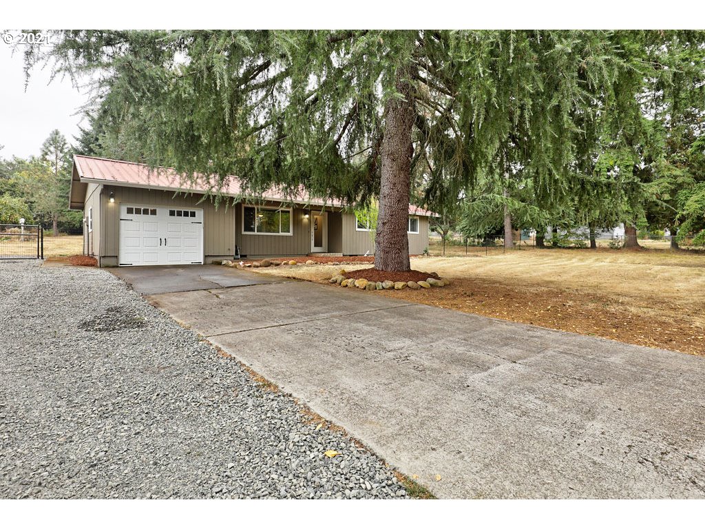 34225 Southeast Duus Road Estacada, OR 97023 - Photo 2 of 17 Gallery Image 2
