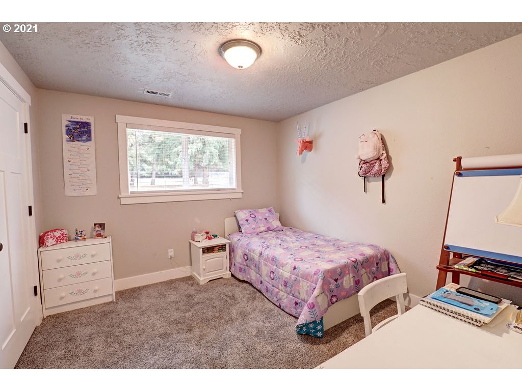 34225 Southeast Duus Road Estacada, OR 97023 - Photo 11 of 17 Gallery Image 11