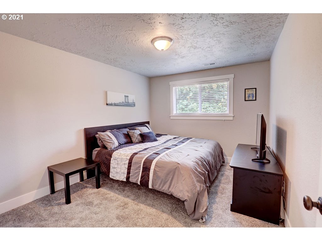 34225 Southeast Duus Road Estacada, OR 97023 - Photo 12 of 17 Gallery Image 12