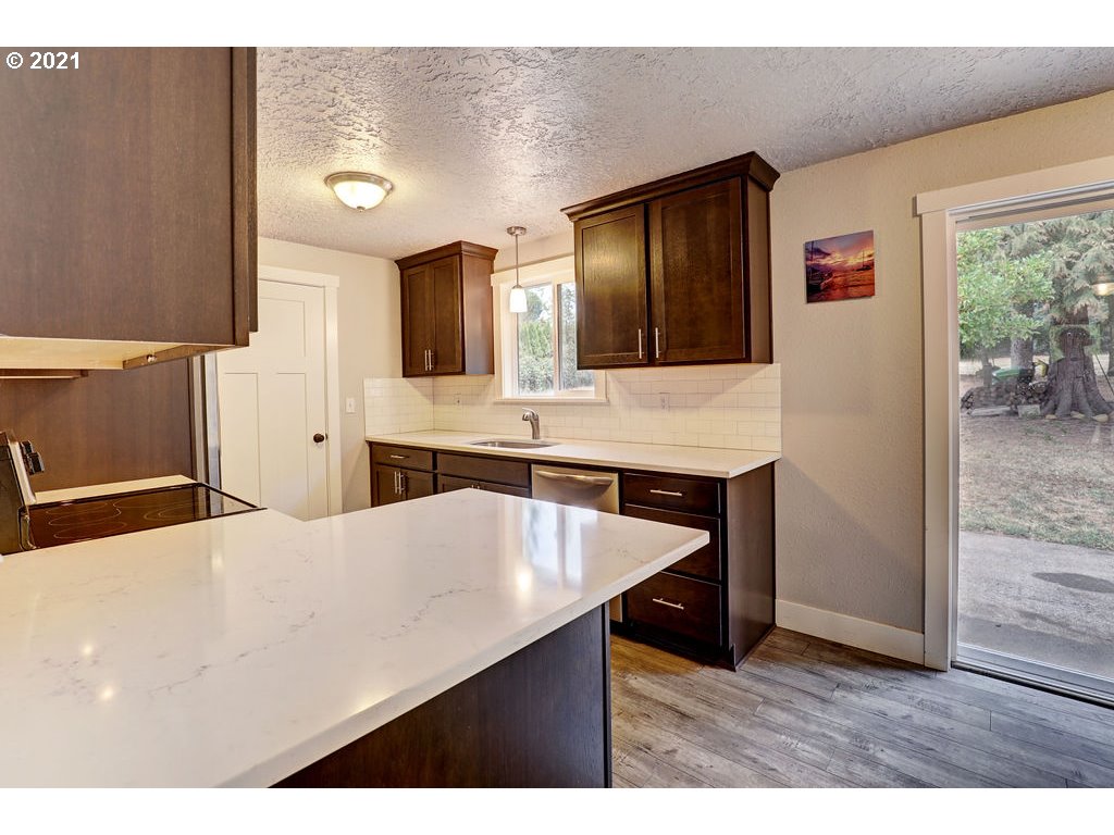 34225 Southeast Duus Road Estacada, OR 97023 - Photo 6 of 17 Gallery Image 6