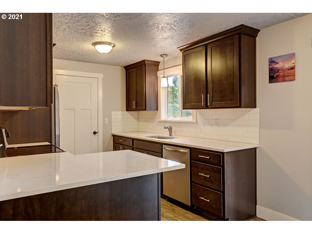 34225 Southeast Duus Road Estacada, OR 97023 - Photo 7 of 17 Gallery Image 7