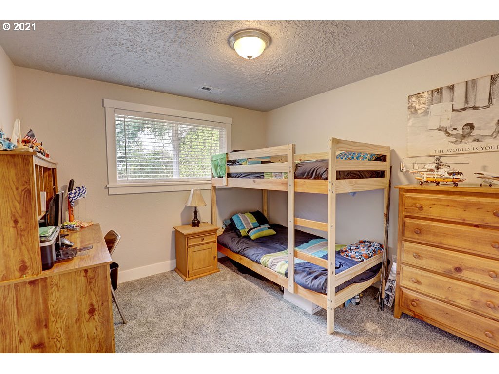 34225 Southeast Duus Road Estacada, OR 97023 - Photo 10 of 17 Gallery Image 10