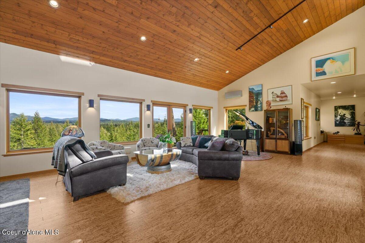 19712 North Cottagewood Lane Rathdrum, ID 83858 - Photo 17 of 41 38-Living Room