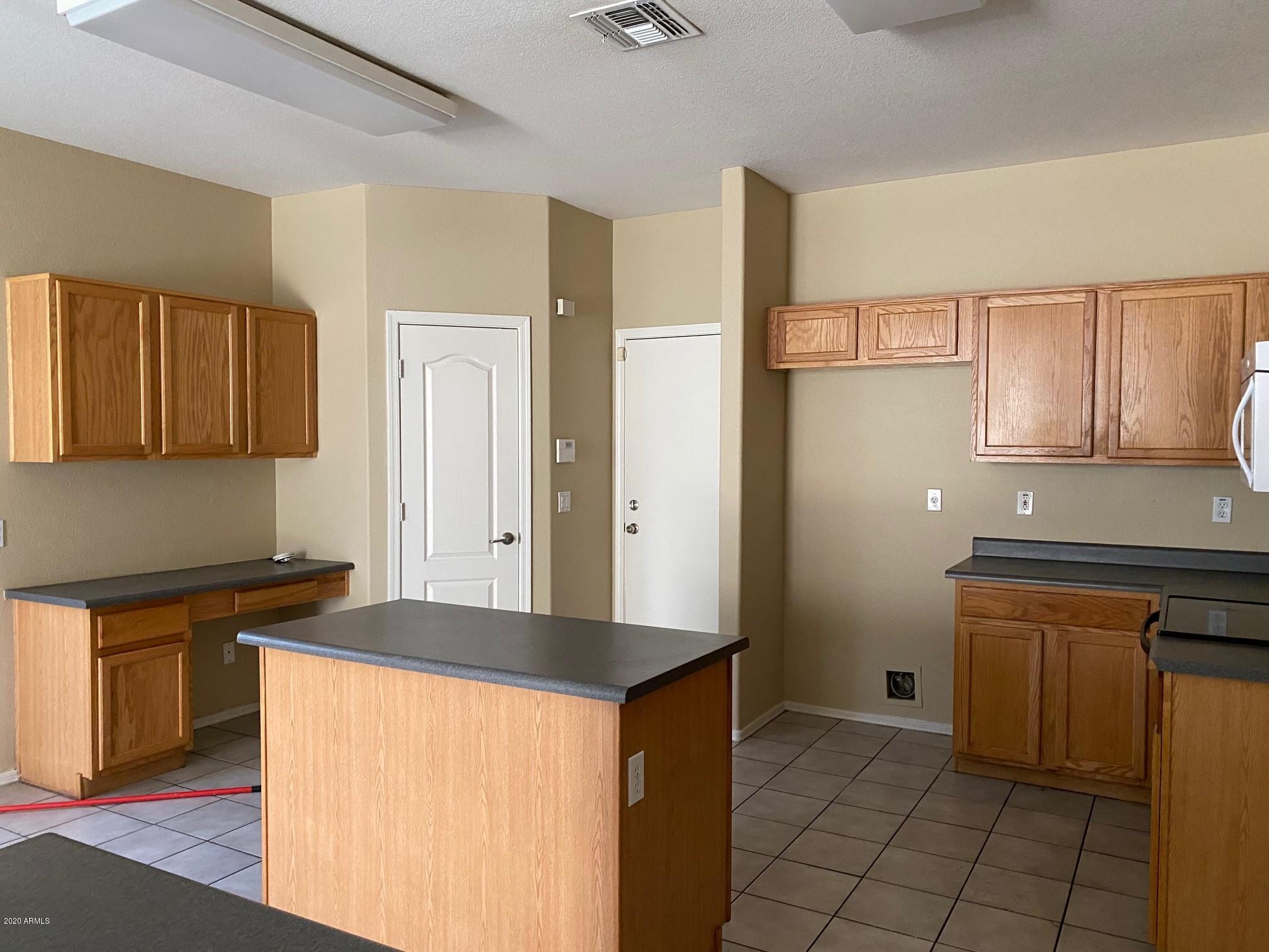 3248 West Shumway Farm Road Phoenix, AZ 85041 - Photo 3 of 16 image5