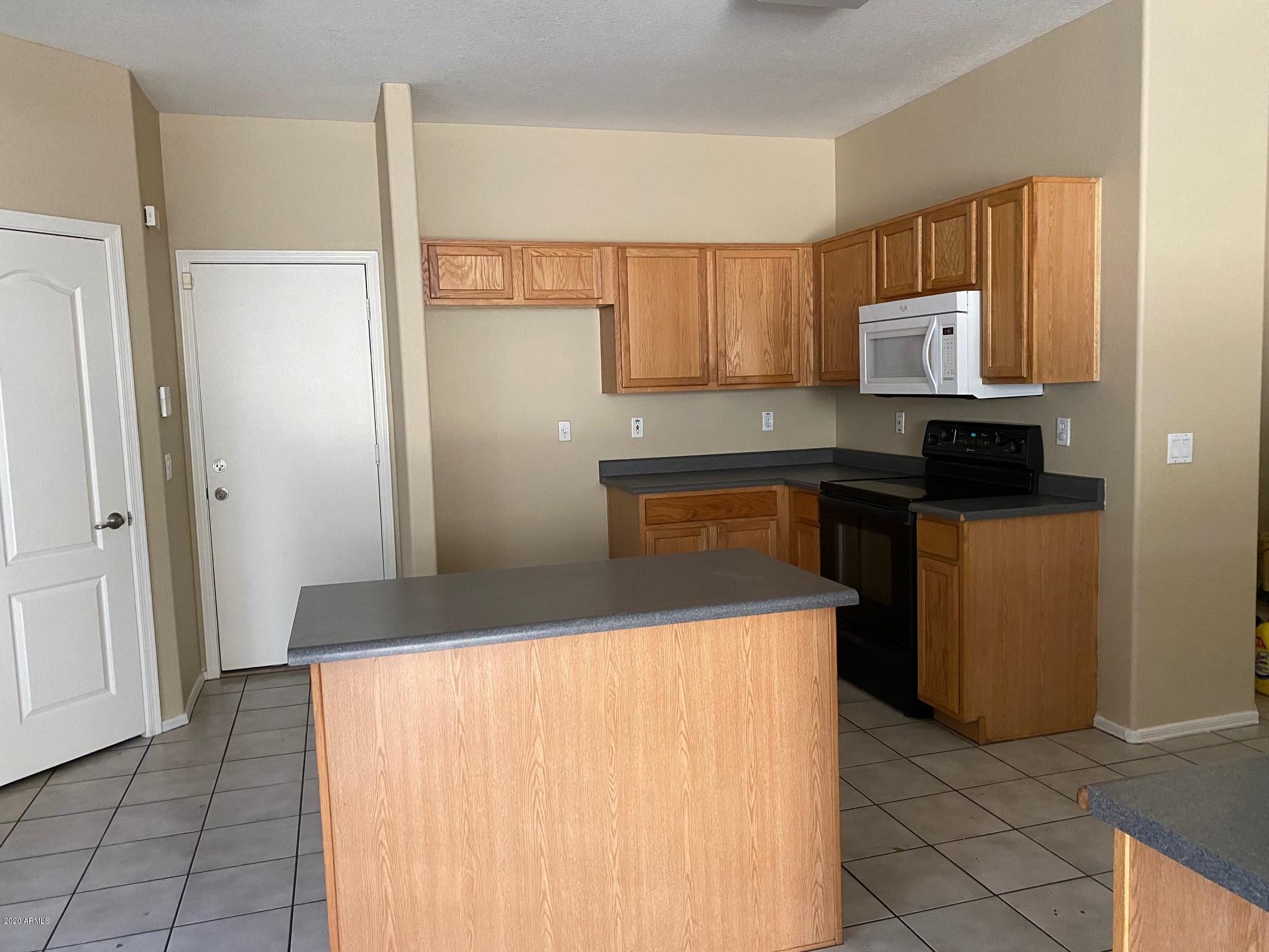 3248 West Shumway Farm Road Phoenix, AZ 85041 - Photo 4 of 16 image6