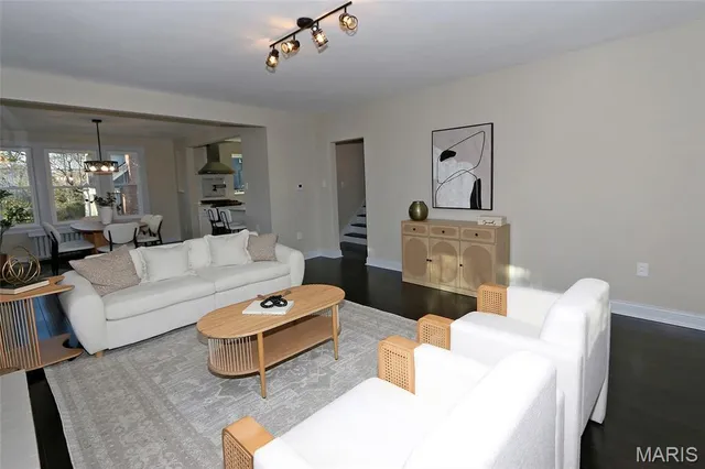 $749,900 | 8361 Big Bend Boulevard, Webster Groves, MO 63119