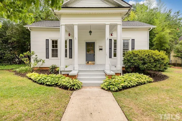 $1,745 | 312 East Church Street, Smithfield, NC 27577