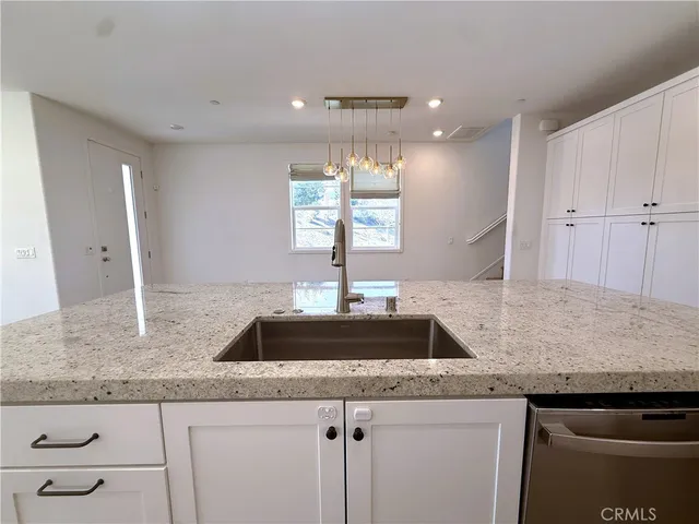 $675,000 | 27078 West Painted Sky Way, Valencia, CA 91381