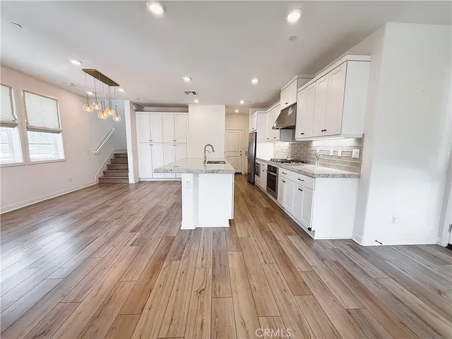 $675,000 | 27078 West Painted Sky Way, Valencia, CA 91381