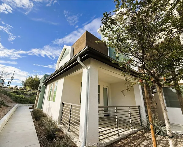 $675,000 | 27078 West Painted Sky Way, Valencia, CA 91381