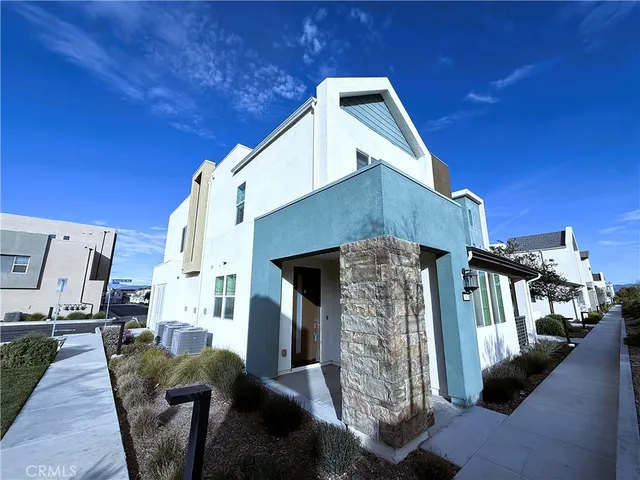 $675,000 | 27078 West Painted Sky Way, Valencia, CA 91381