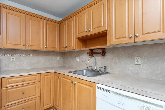 $129,921 | 3990 Northwest 42nd Avenue, Unit 106, Lauderdale Lakes, FL 33319