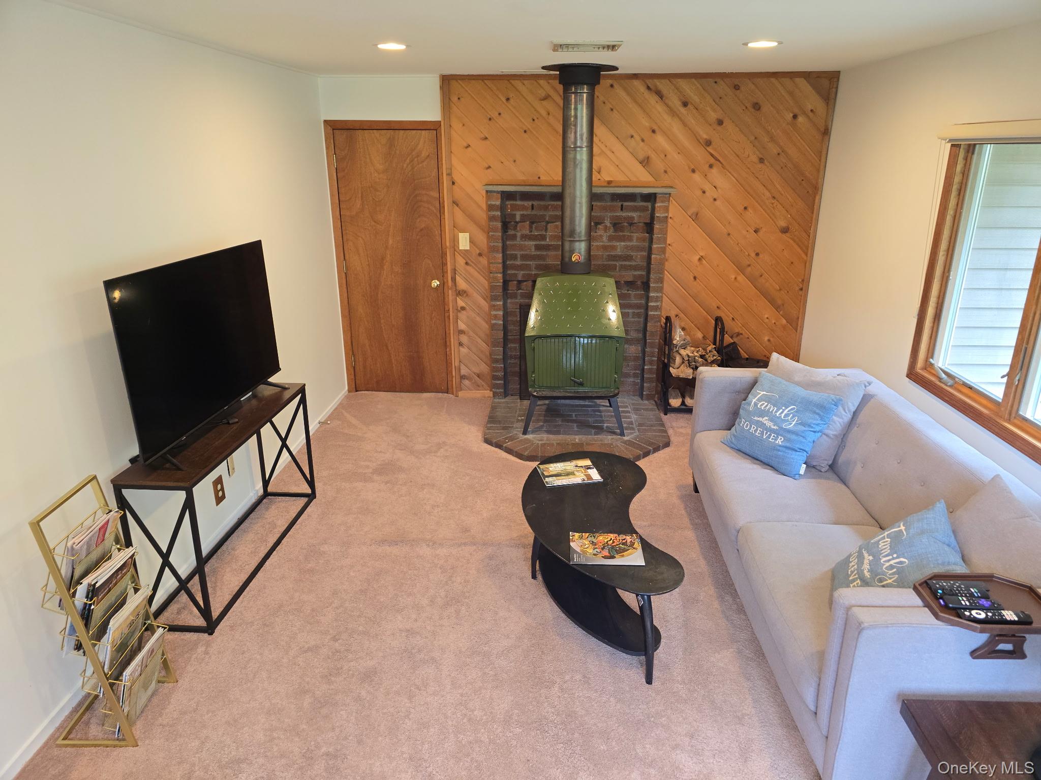 34 Maple Brook Road Tuxedo Park, NY 10987 - Photo 4 of 12