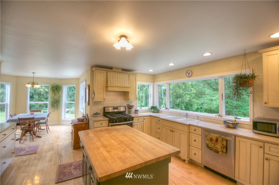 9419 Delphi Road Southwest Olympia, WA 98512 - Photo 11 of 22 Gallery Image 11