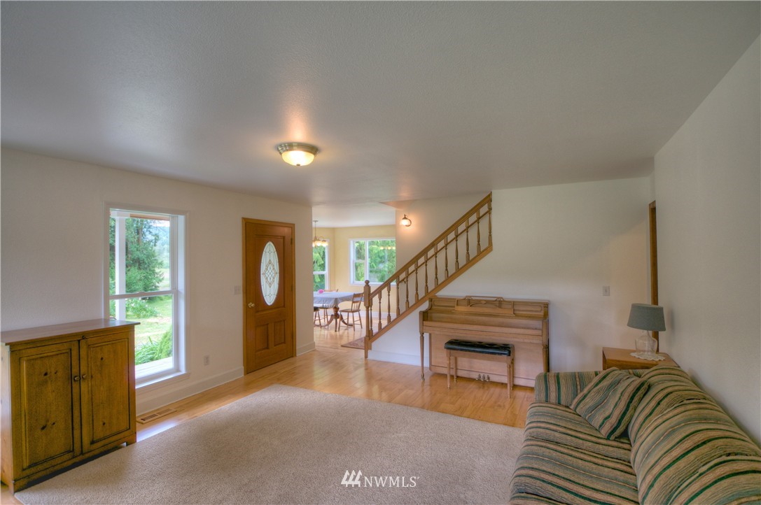 9419 Delphi Road Southwest Olympia, WA 98512 - Photo 9 of 22 Gallery Image 9