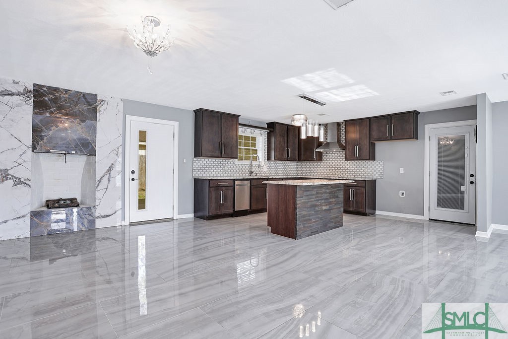 212 Leeds Gate Road Savannah, GA 31406 - Photo 4 of 38