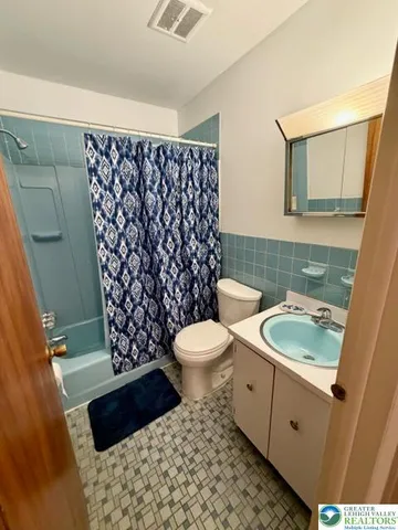 $1,900 | 5742 Greens Drive, Lower Macungie Township, PA 18106