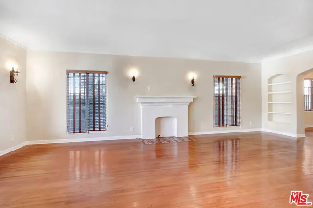 $5,600 | 1020 Hi Point Street, Unit 1020, Los Angeles, CA 90035