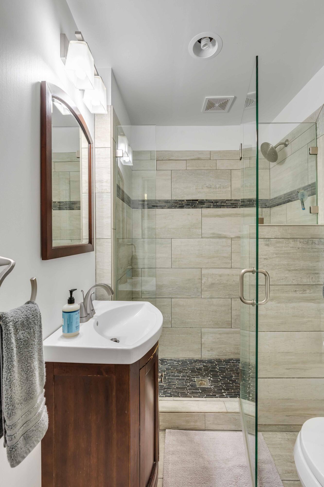 1055 Keats Road Charleston, SC 29407 - Photo 23 of 32 Master Bathroom