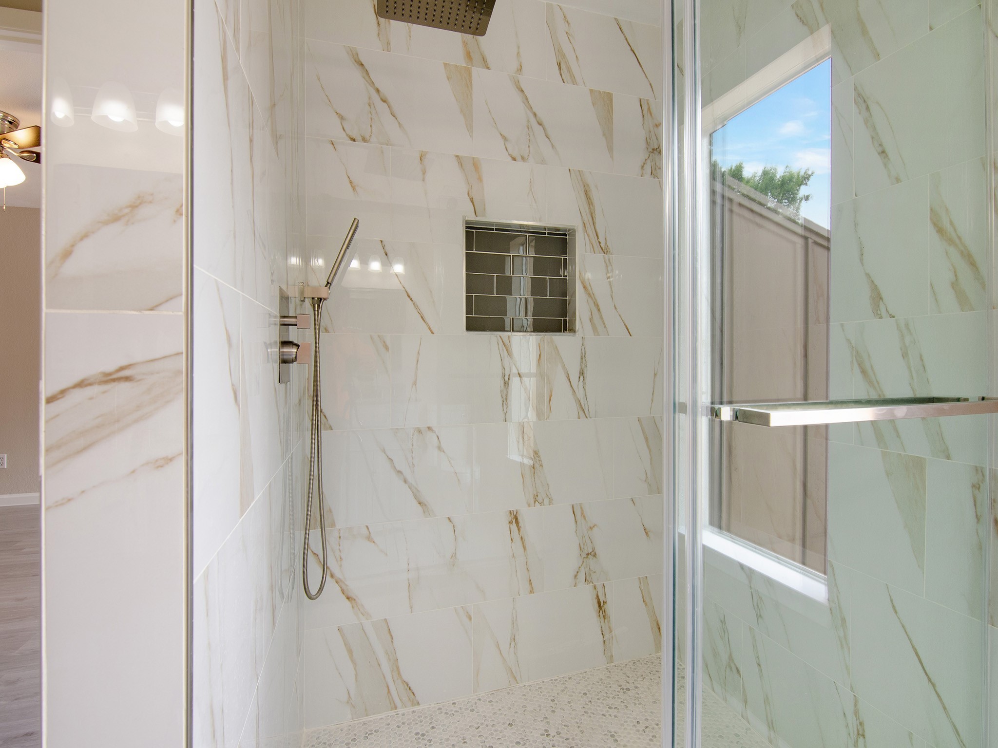 11624 Village Pl Drive, Unit 327 Houston, TX 77077 - Photo 18 of 24 a bathroom with a shower