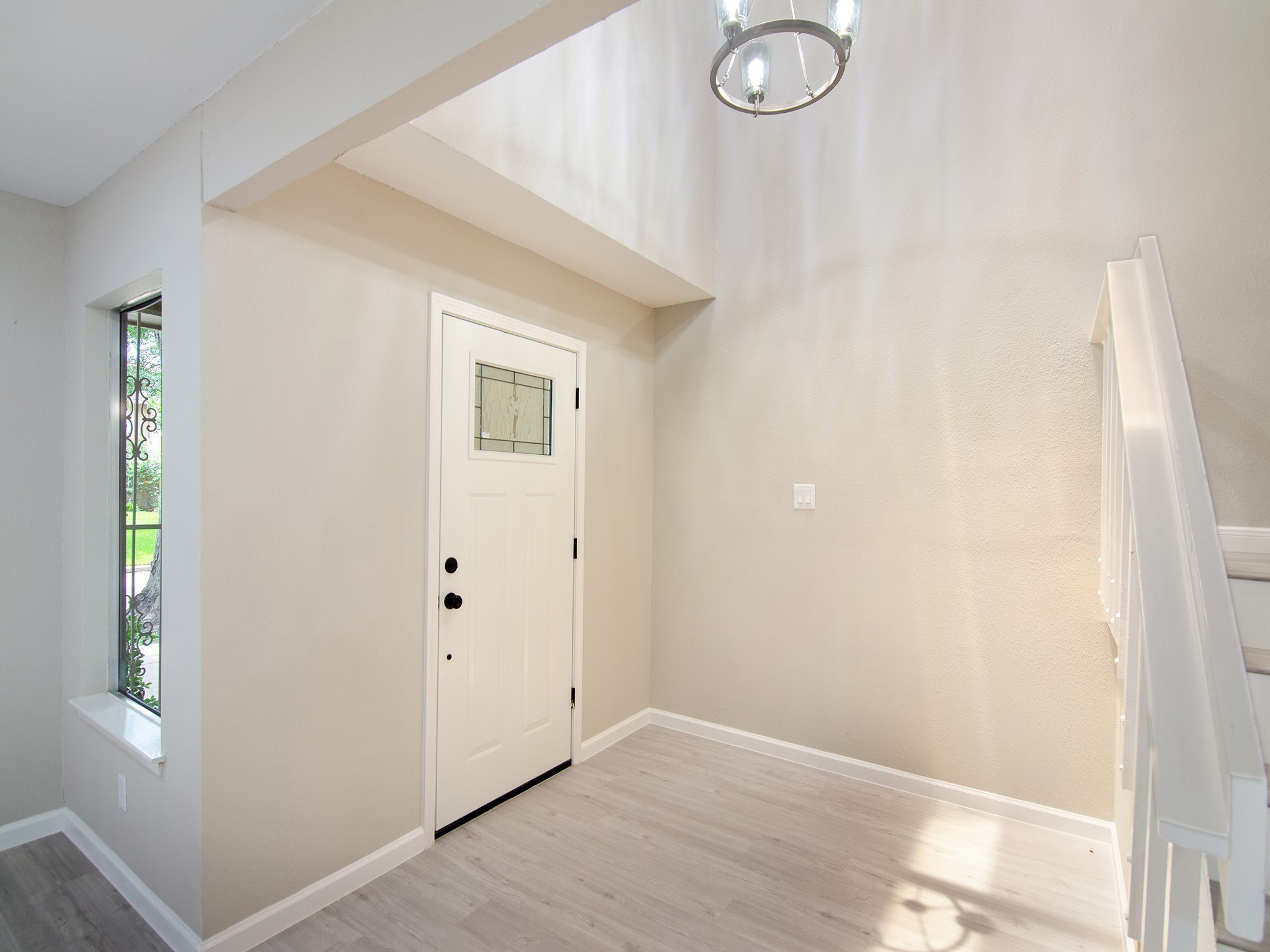 11624 Village Pl Drive, Unit 327 Houston, TX 77077 - Photo 2 of 24 an empty room with windows and closet