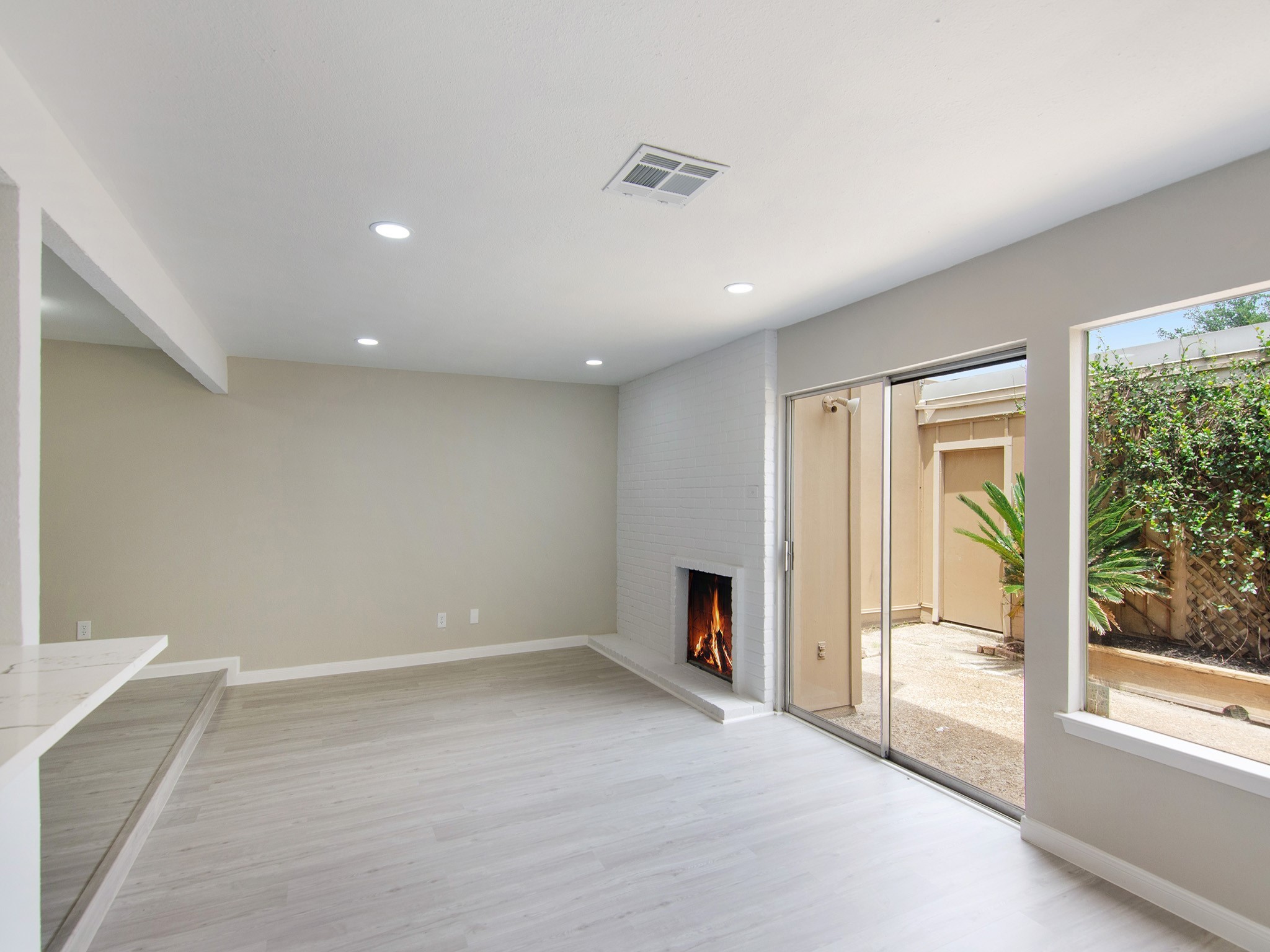 11624 Village Pl Drive, Unit 327 Houston, TX 77077 - Photo 8 of 24 a view of an empty room with a window