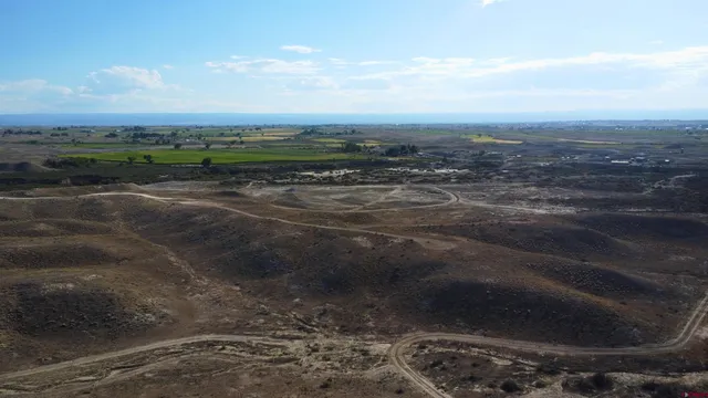 a view of a city street view