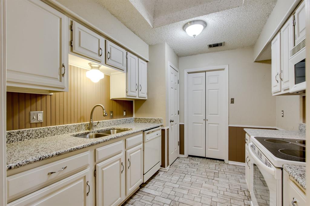 3712 Roussillon Drive Carrollton, TX 75007 - Photo 15 of 32