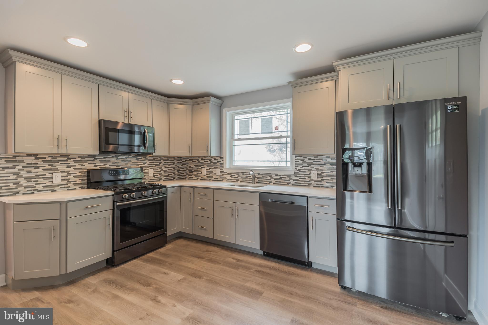 9241 Andover Road Philadelphia, PA 19114 - Photo 2 of 30 Gallery Image 2