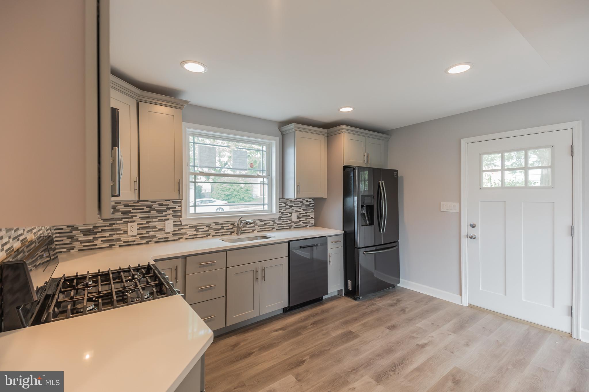 9241 Andover Road Philadelphia, PA 19114 - Photo 3 of 30 Gallery Image 3