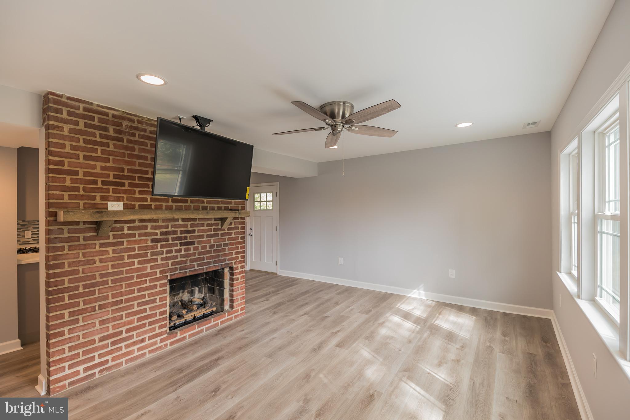 9241 Andover Road Philadelphia, PA 19114 - Photo 6 of 30 Gallery Image 6