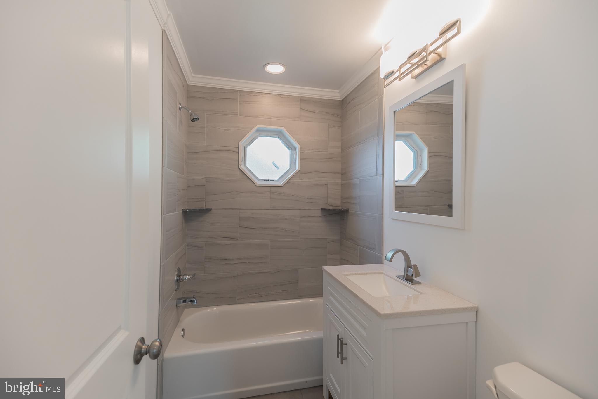 9241 Andover Road Philadelphia, PA 19114 - Photo 9 of 30 Gallery Image 9
