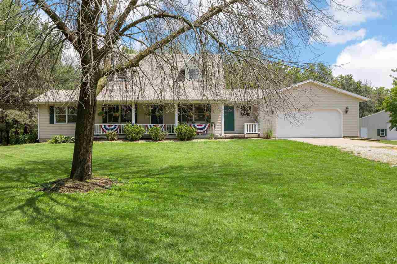 2198 Sugar Bottom Road Northeast Solon, IA 52333 - Photo 2 of 51 Gallery Image 2
