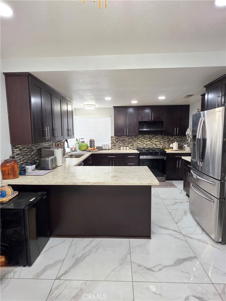 911 Homestead Road Corona, CA 92878 - Photo 4 of 24
