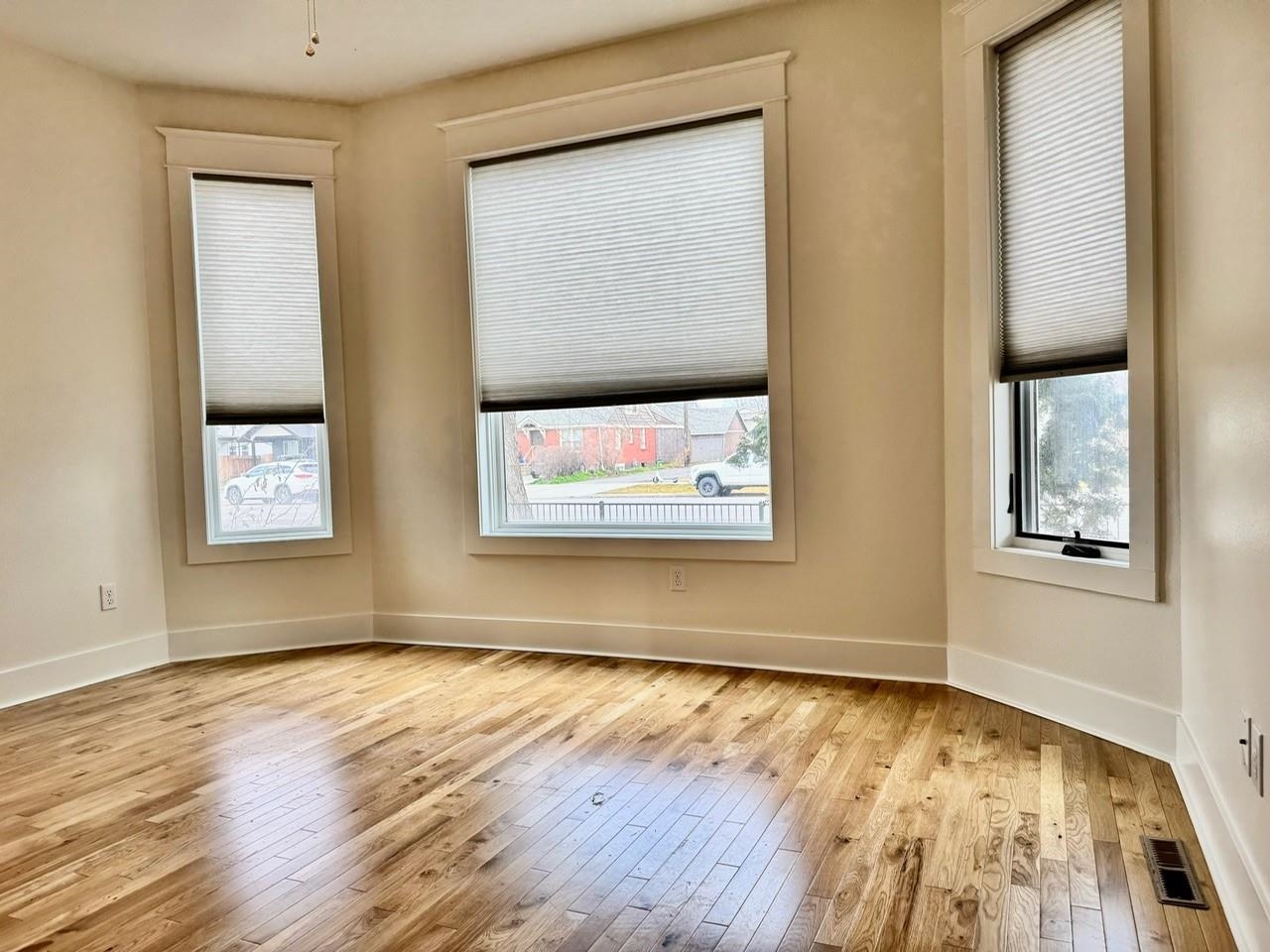 328 East Indiana Avenue Spokane, WA 99207 - Photo 18 of 36