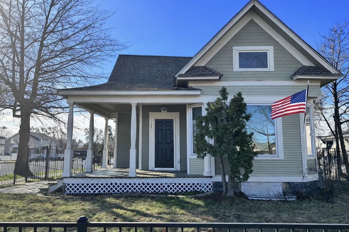 328 East Indiana Avenue Spokane, WA 99207 - Photo 2 of 36