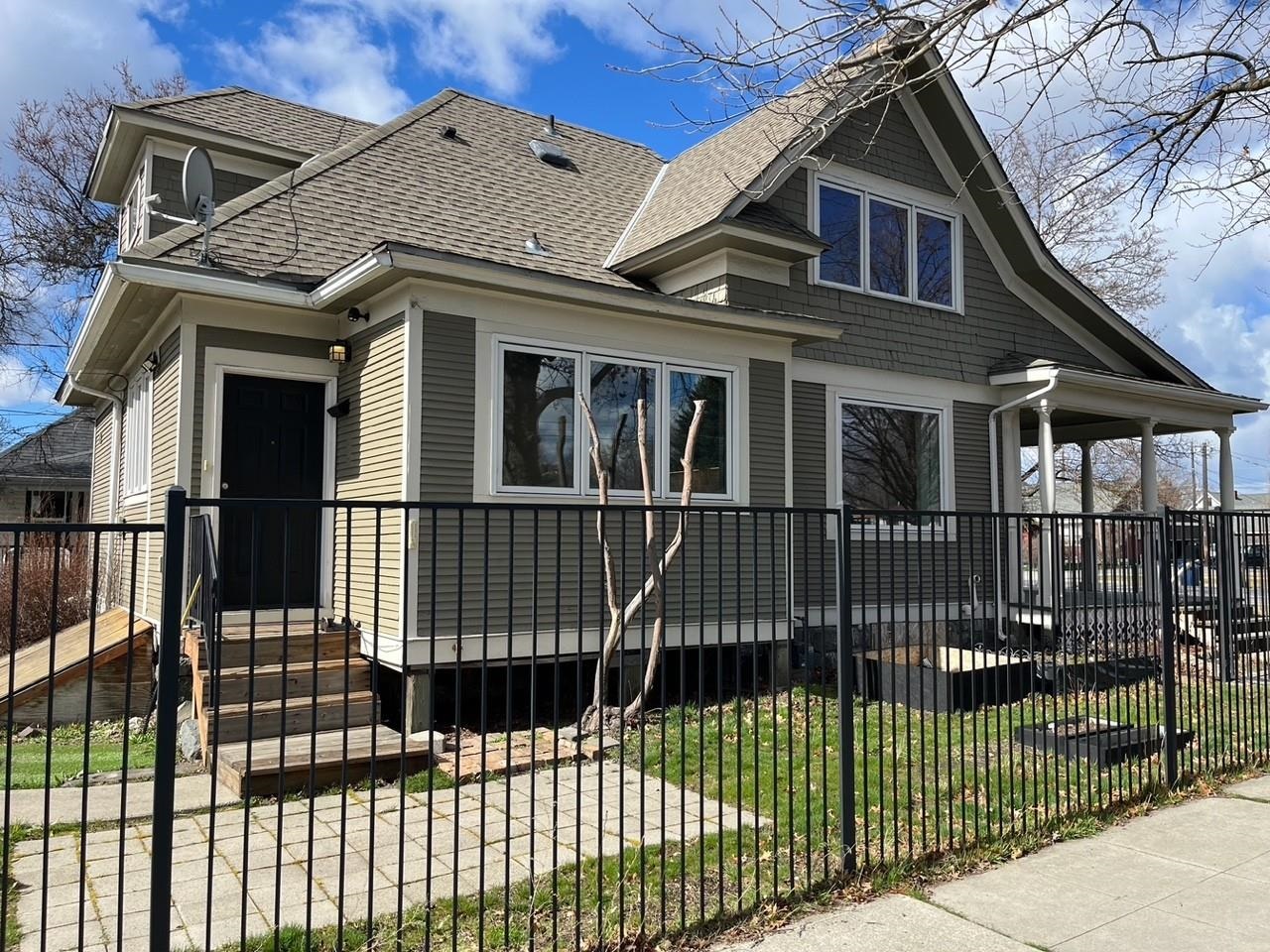 328 East Indiana Avenue Spokane, WA 99207 - Photo 3 of 36