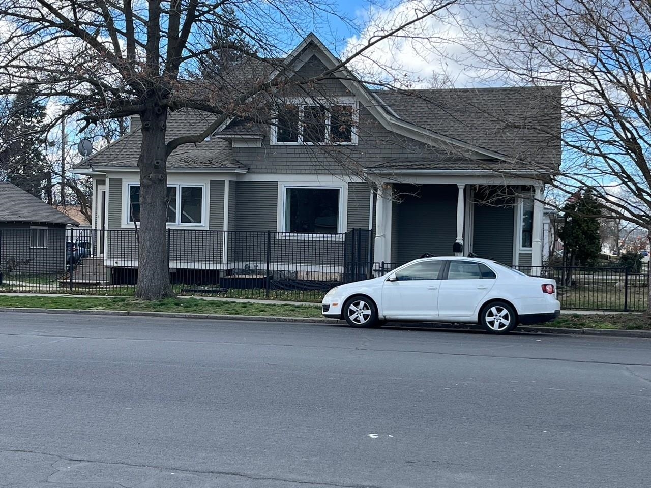 328 East Indiana Avenue Spokane, WA 99207 - Photo 4 of 36