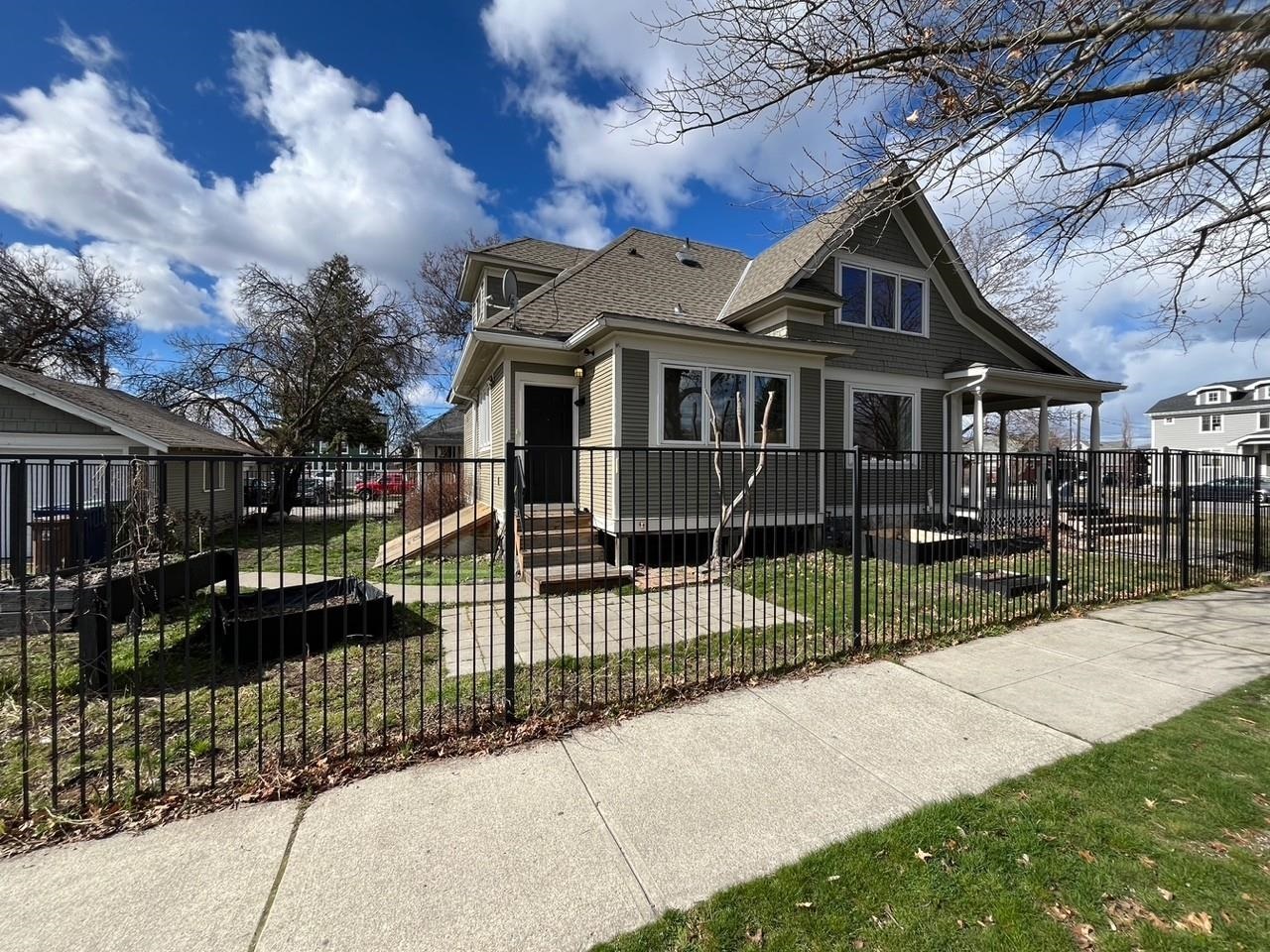 328 East Indiana Avenue Spokane, WA 99207 - Photo 5 of 36