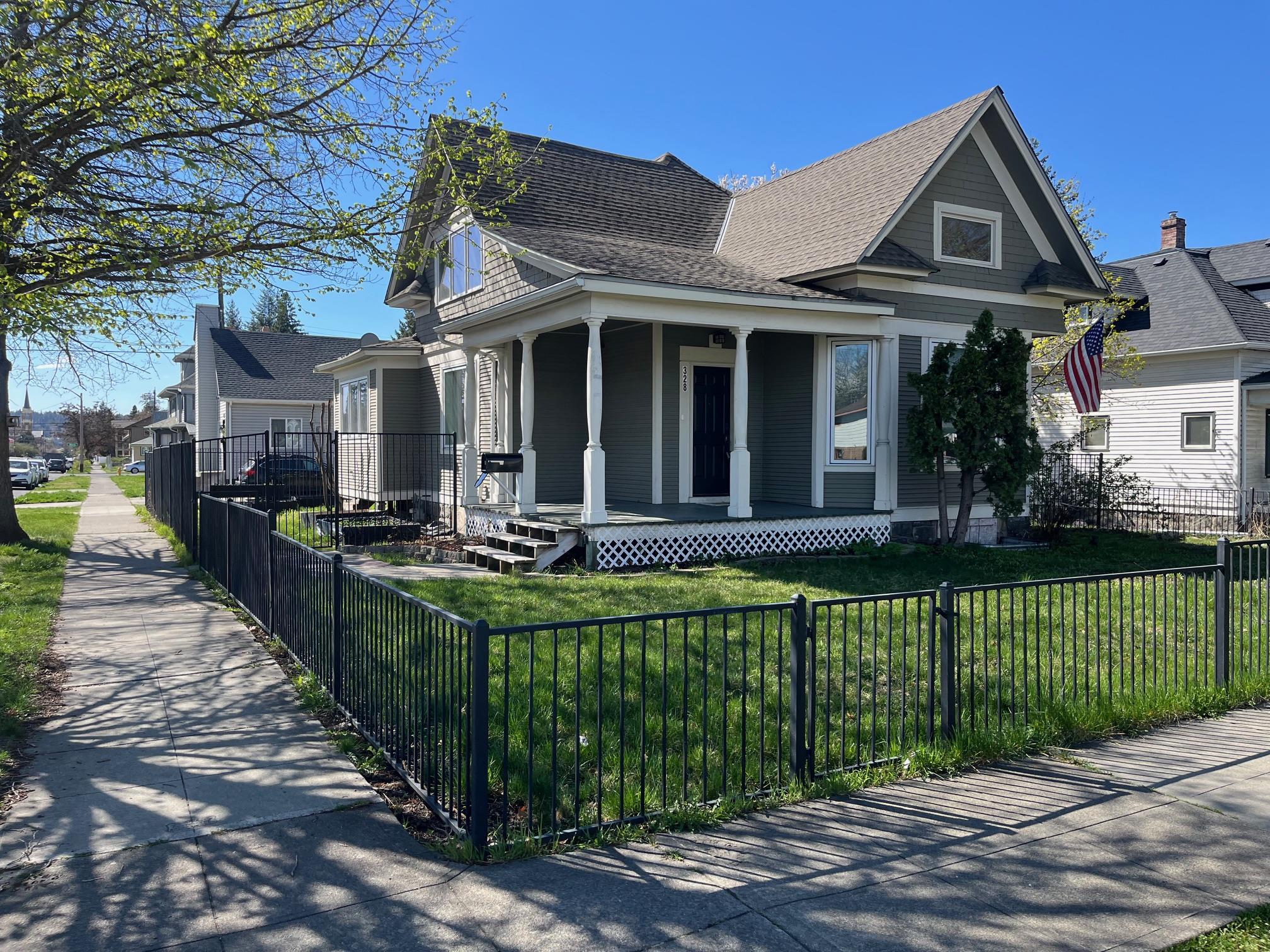 328 East Indiana Avenue Spokane, WA 99207 - Photo 7 of 36