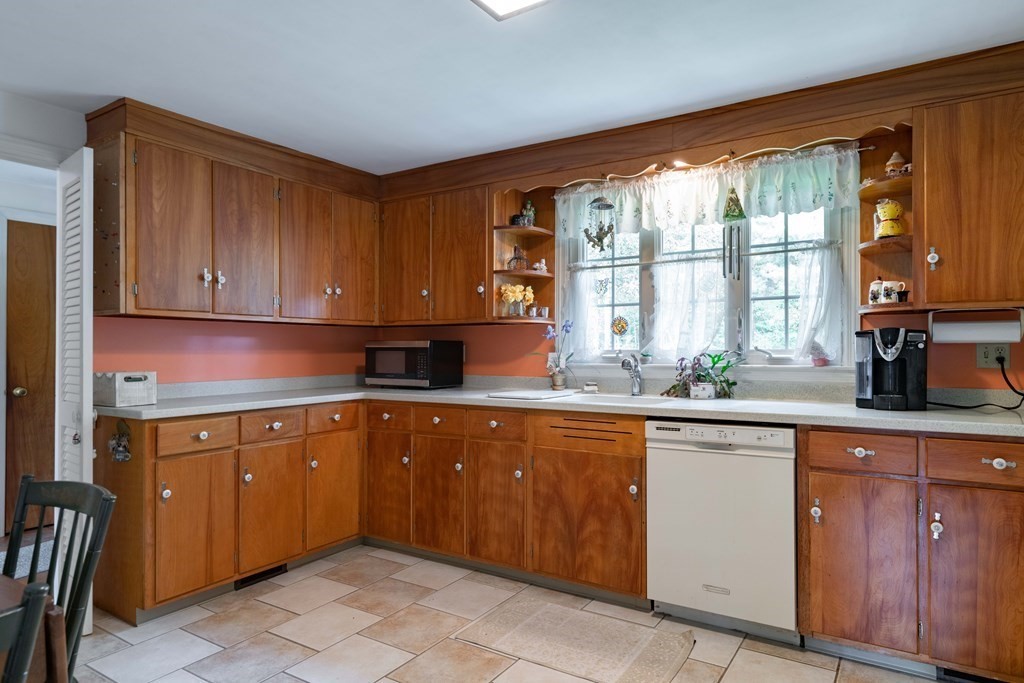 387 Florence Road Northampton, MA 01062 - Photo 13 of 34 Gallery Image 13