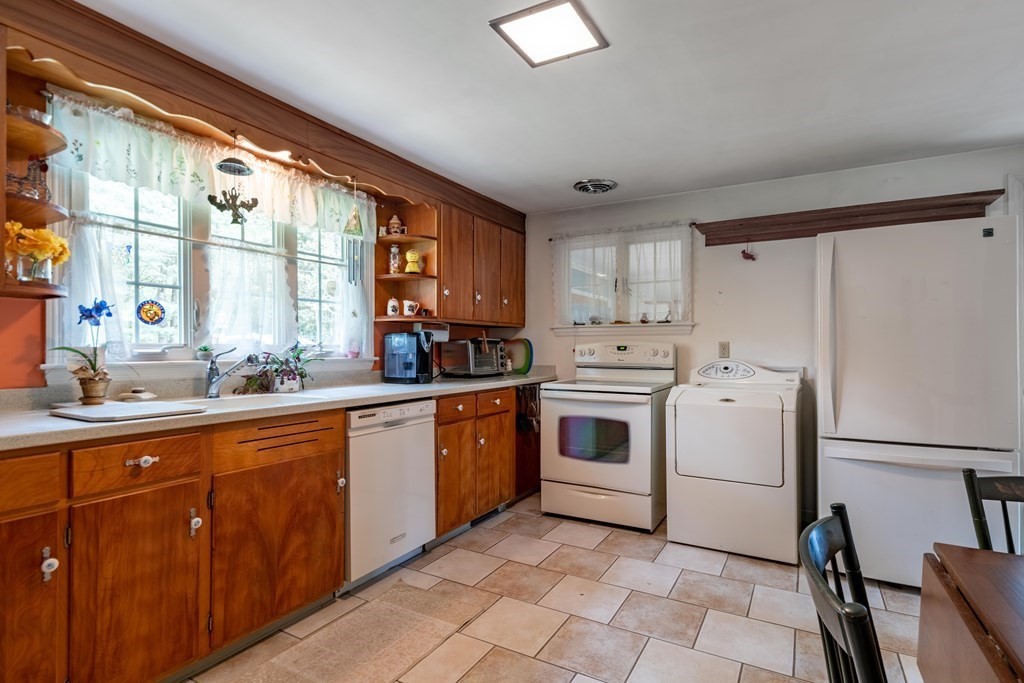 387 Florence Road Northampton, MA 01062 - Photo 14 of 34 Gallery Image 14