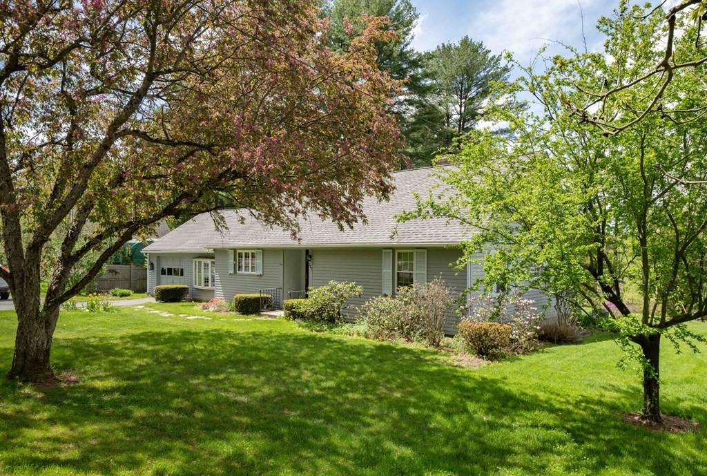 387 Florence Road Northampton, MA 01062 - Photo 2 of 34 Gallery Image 2